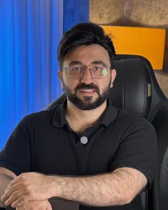 صورت واضح از روبه‌رو